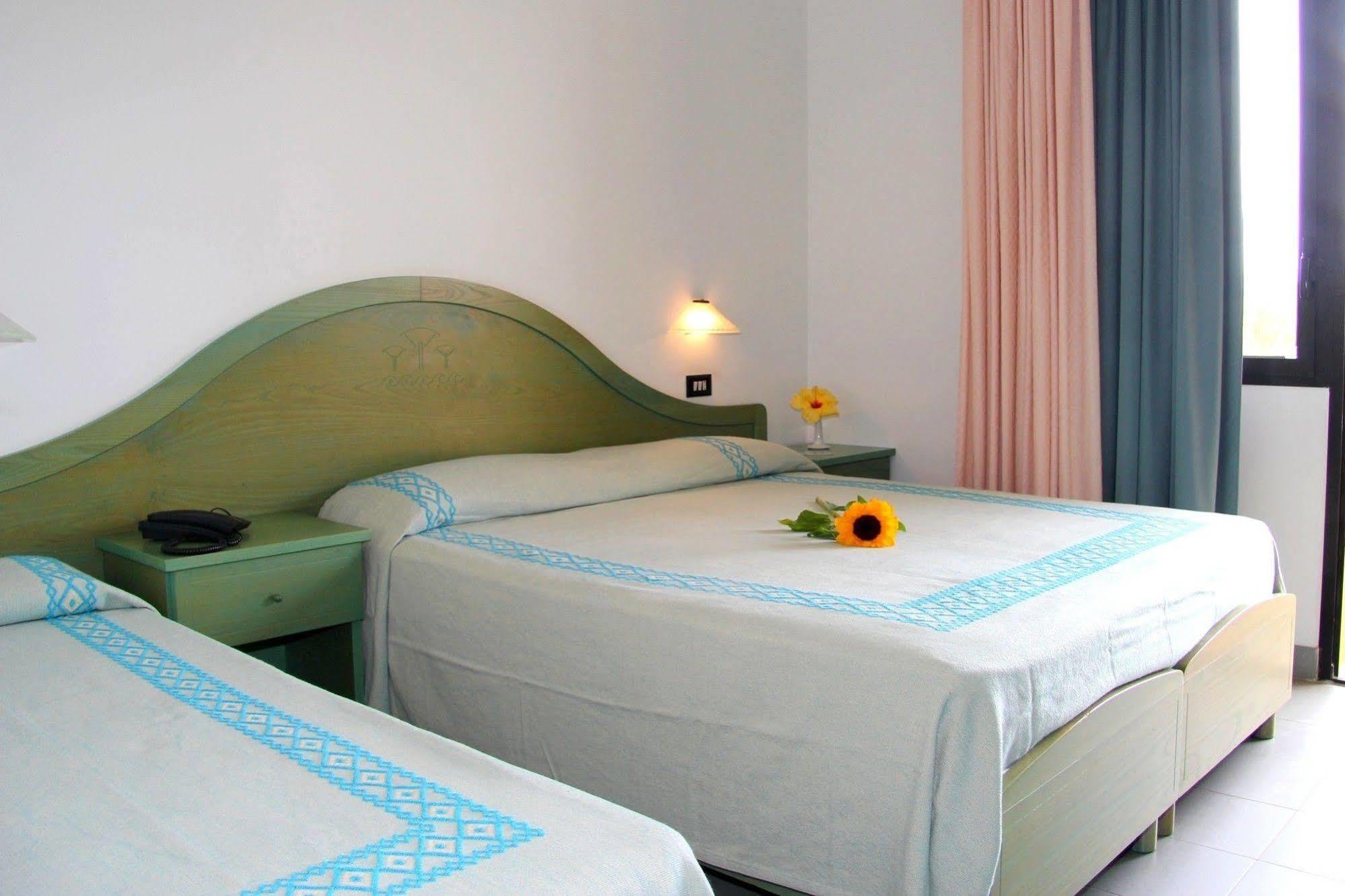 Hotel Cala Dei Pini Porto Pino